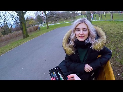 ❤️ Už pinigus nuryja karštą nepažįstamojo spermą - blowjob in the park by Eva Elfie ❤️❌ Just porno prie mūsų